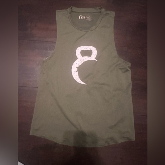 Size L Bundle of 2 Zyia Kettlebell shirts - Picture 3 of 4